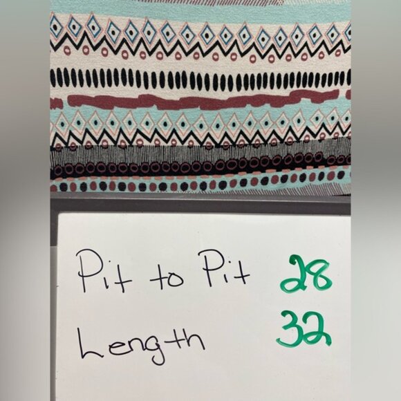 Penningtons Aztec Patterned Short Sleeve Scoop Neck Tee 2X - Picture 5 of 5